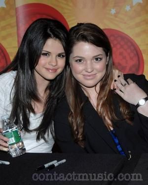 selena_gomez_2061084.jpg